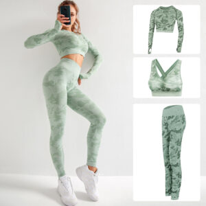 Camouflage 3-Piece Activewear Set – Long-Sleeve Top, Bra, and High-Waist Hip-Lifting Leggings. Designed for Yoga, Fitness, and Sports.