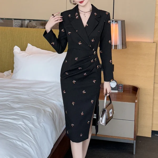 Elegant Winter Embroidered Dress for the Professional Woman - Image 2