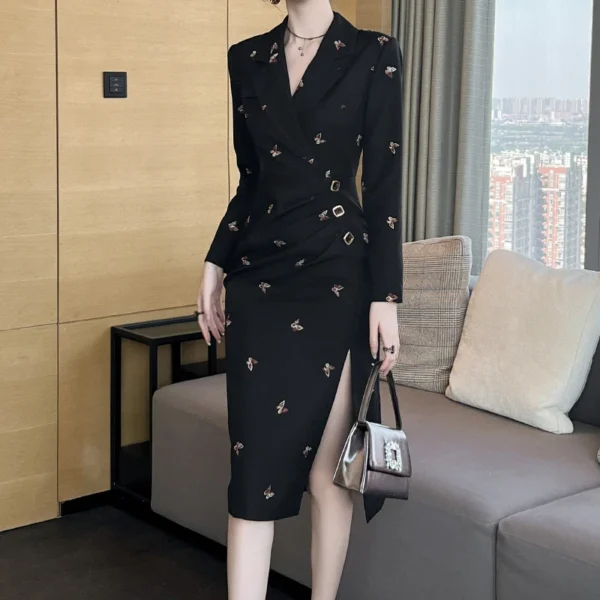 Elegant Winter Embroidered Dress for the Professional Woman - Image 3